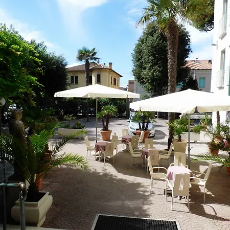 Cristallo מלון 4*